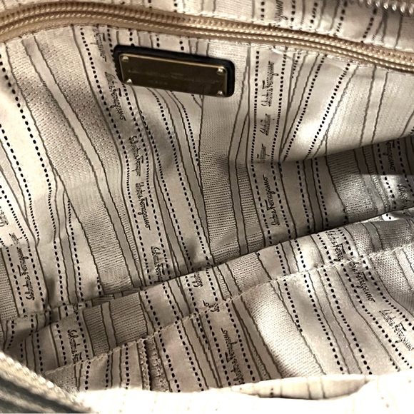 Salvatore Ferragamo East West Handbag in Bronze metallic - Picture 4 of 6